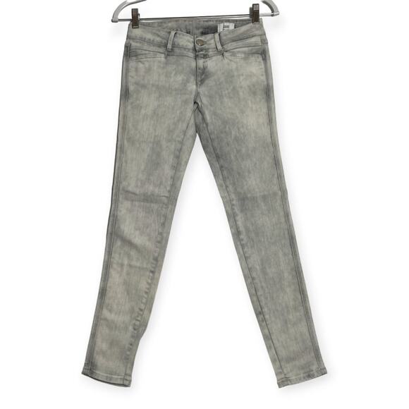 Closed Low Rise Skinny Jeans SIZE 26 x 28 Light Gray Wash Made in Italy - Picture 1 of 11